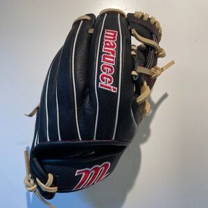 Marucci Baseball Mitt/Glove, Acadia Series, 11 inches, NEVER USED